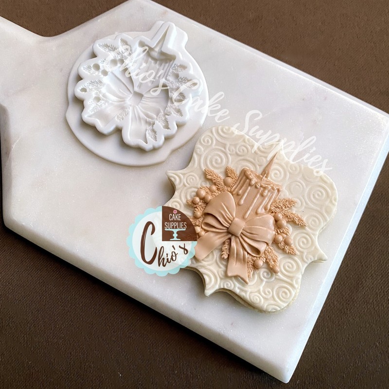 Candle With Bow, Leaves, and Ornaments Silicone Mold / Christmas-Themed Silicone gallery