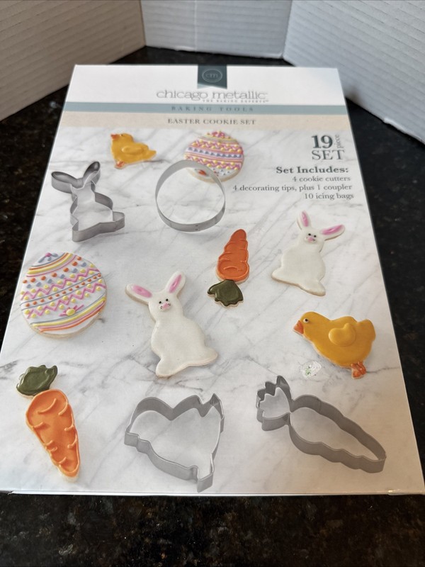 Chicago Metallic Easter Cookie Set 19-Piece Egg Hunt new