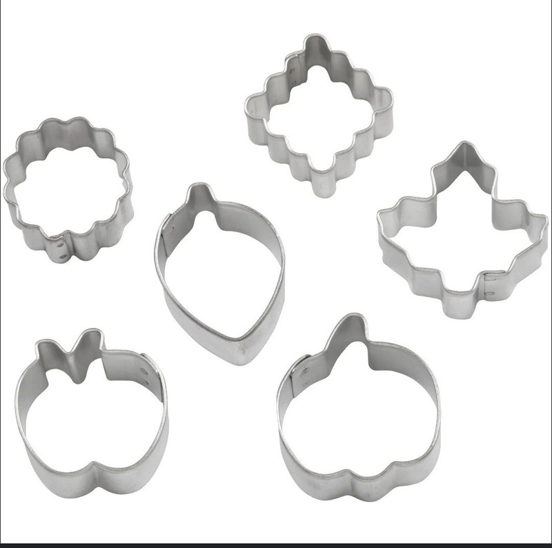 Wilton Harvest Pie Crust Cutter Set With 6 Cutters Fall Themed gallery