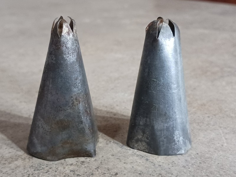 Vintage lot of 2 Ateco piping tips #3 and #4