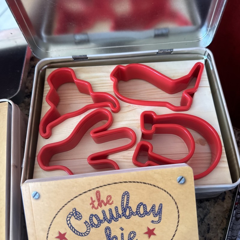 The COWBOY COOKIE Box 4 Cookie Cutters Recipe Book Tin Box LOT OF 2 gallery