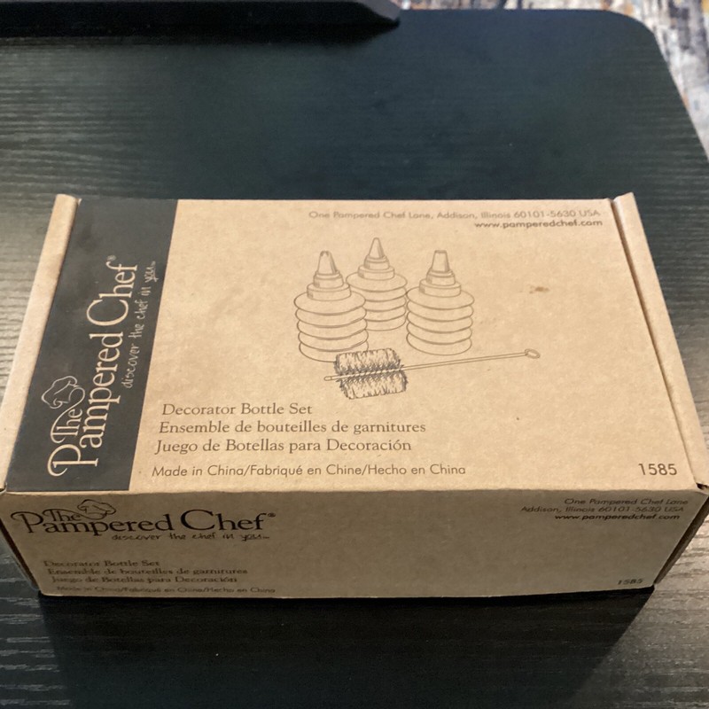 The Pampered Chef Decorator Bottle Set 1585 Decorator Tips & Cleaning Brush gallery