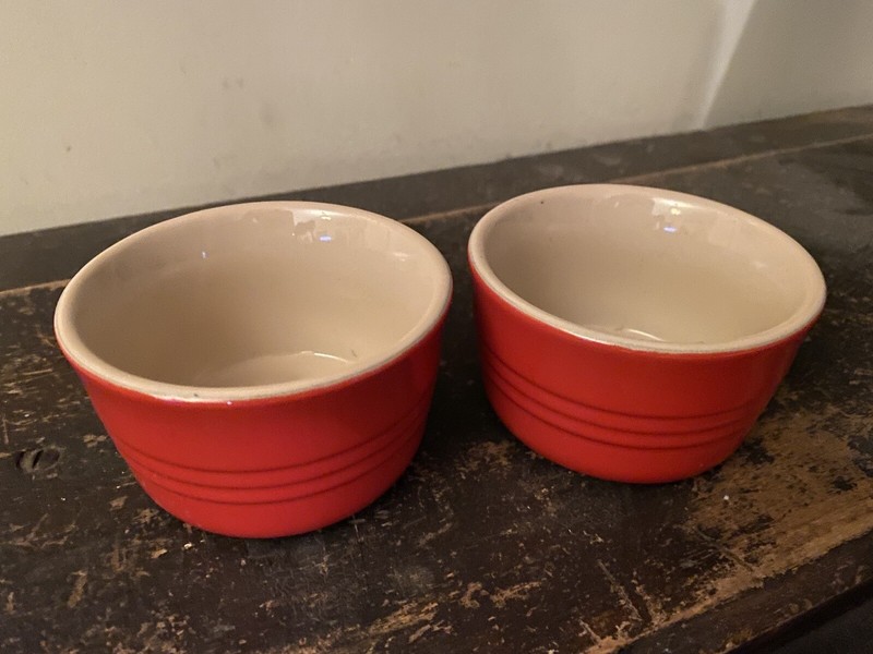 2 Lecreuset 16-24 Ramekins