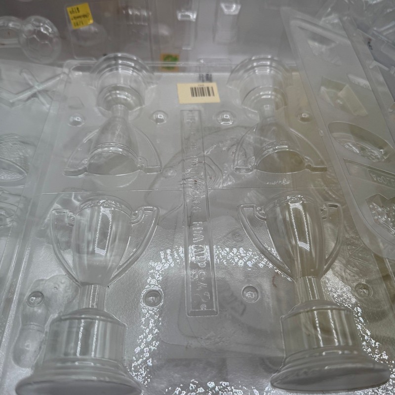 Wilton Apollo Candy Chocolate Molds Lot Clear Sports Casino Animals Vehicles gallery
