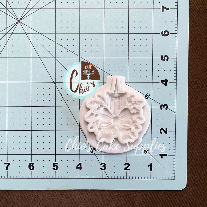 Candle With Bow, Leaves, and Ornaments Silicone Mold / Christmas-Themed Silicone gallery