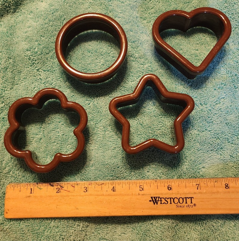 Vintage Set of 4 Heavy Duty Plastic Cookie Cutters Heart, Circle, Flower, Star gallery
