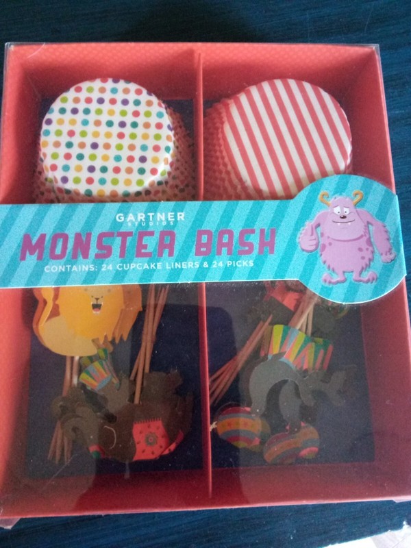 Gartner Studios Cupcake liners and Picks A Day at the Circus Lion Elephant Seal