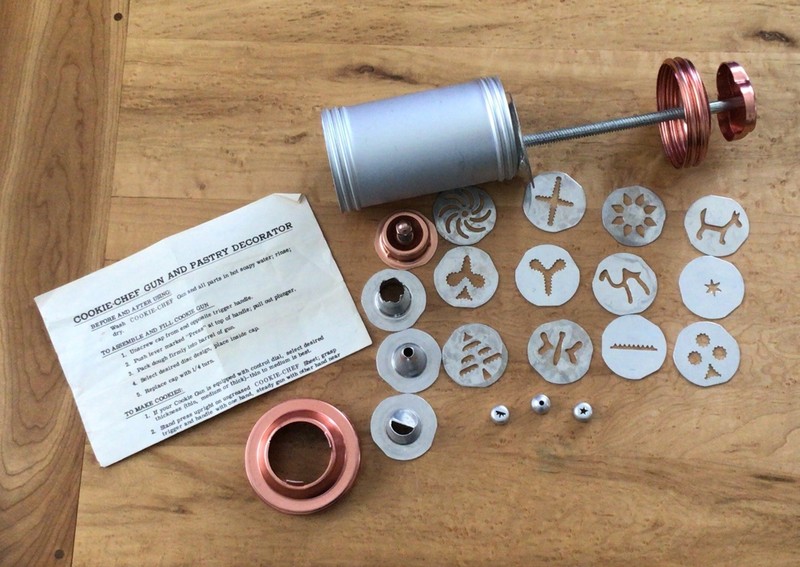 Vintage Mirro Cookie Press Pastry Decorator With Rare Donut Maker Disc Free Ship