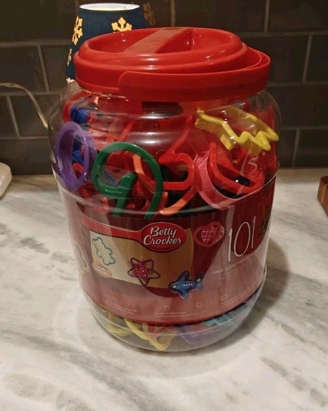 New Betty Crocker 101 Cookie Cutters, Assorted Christmas Holidays Alpha Numeric gallery