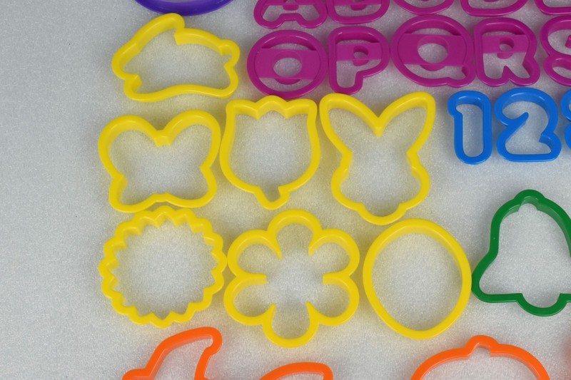 95-Pc Wilton Plastic Cookie Cutter Christmas Halloween Valentine Easter Letters gallery