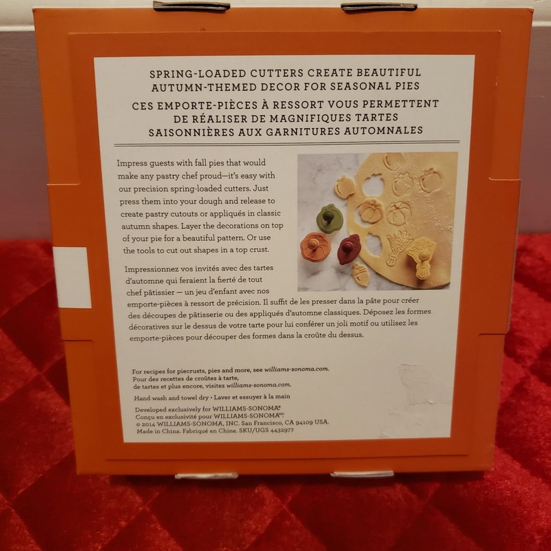 Brand NEW -William Sonoma- 4 Piece Autumn Piecrust Cutters gallery