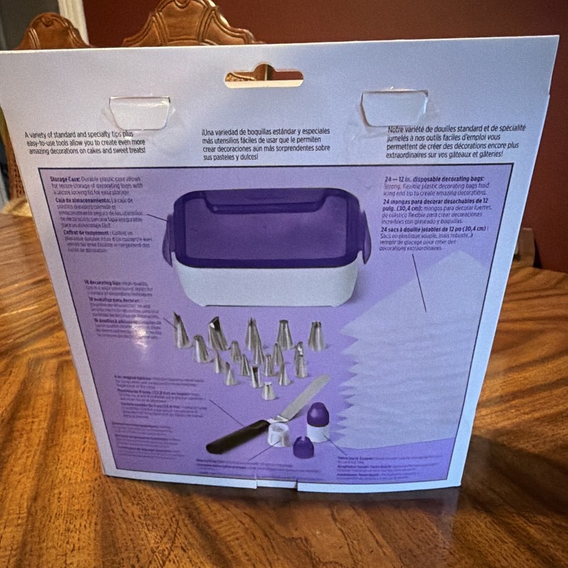 Wilton Deluxe Decorating Set 46-Piece w/ Storage Case Purple/White gallery