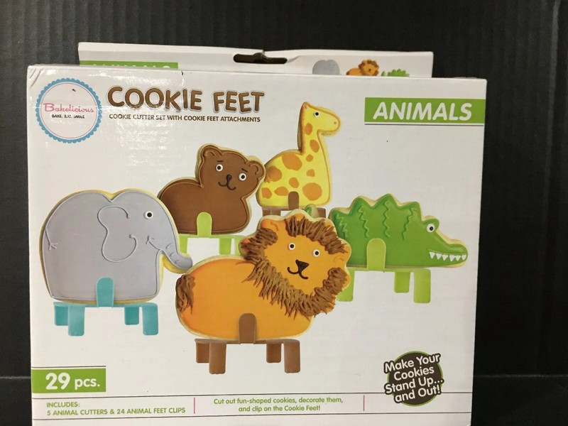 Animals Cookie Cutter Set With Feet Attachments By Bakelicious 29pc New 🦁🦒🐘