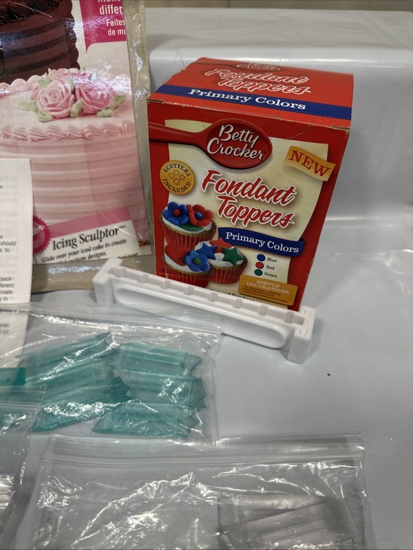 Wilton Cake Decorating Supplies Lot Of 8 Edging Tools Professional Look With Kit gallery