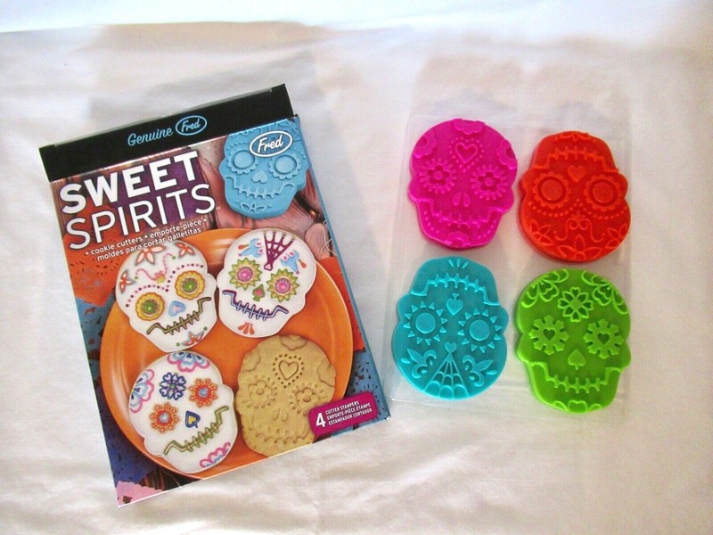 Fred Sweet Spirits Day of the Dead Skull Cookie Cutters Stampers~New! gallery