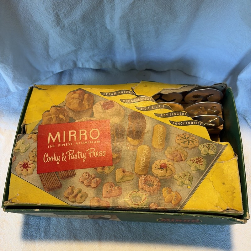 Vintage Mirro Model 358 AM Aluminum Cookie & Pastry Press in Original Box gallery