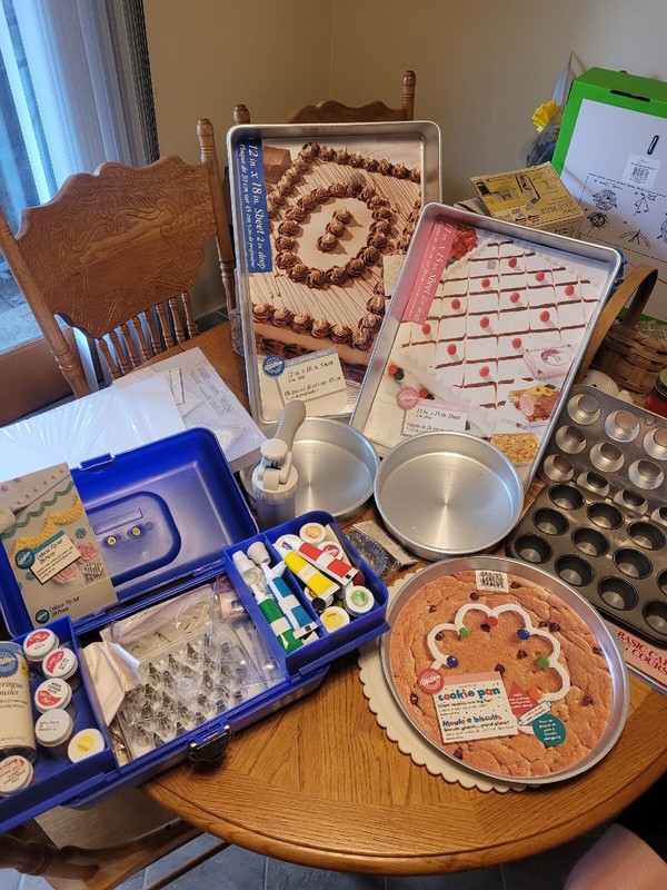 Wilton baking set- new cake pans, mini cupcake tins, piping tips & bags
