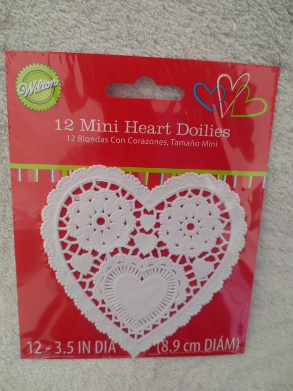 Wilton Heart Mini Grease Proof Doilies 12-3.5 in White New 2104-8960 gallery