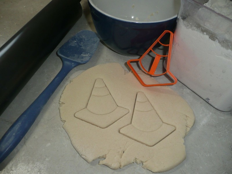 CONSTRUCTION CONE SAFETY MARKER ROAD TRAFFIC COOKIE CUTTER USA PR4108 gallery