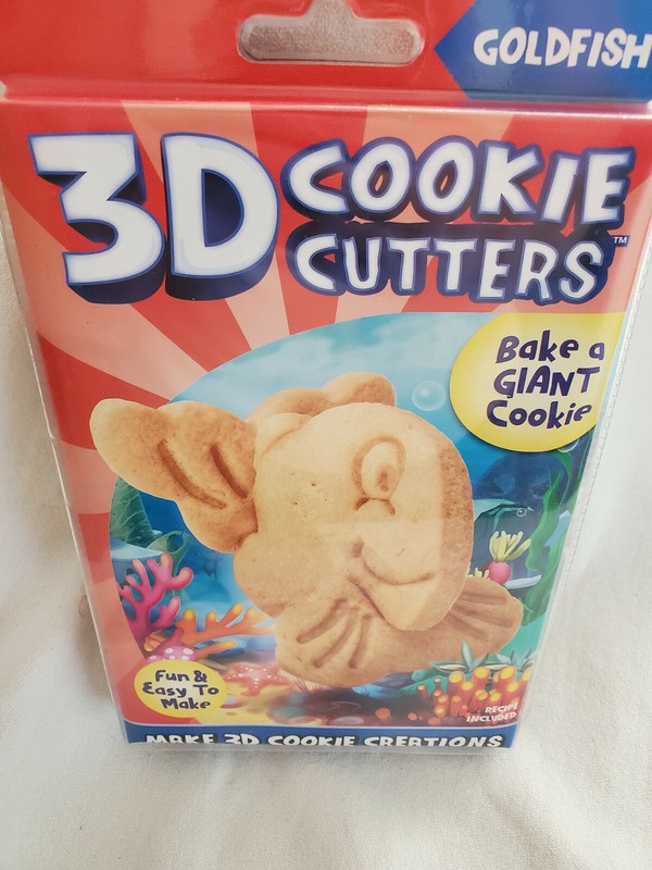 3D Cookie Cutters Giraffe and Goldfish Bake a Giant Cookie Just for Laughs NEW gallery