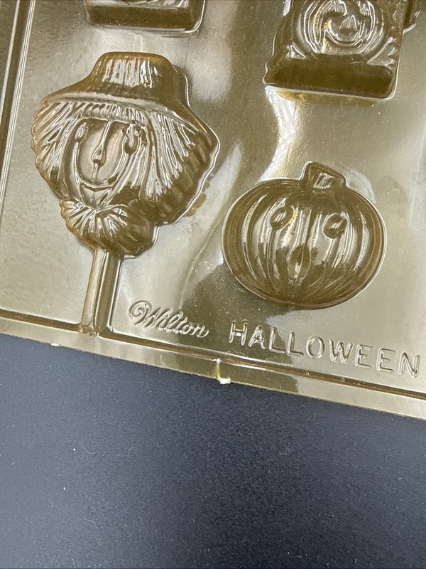 LOT 4 Plastic Candy Mold Chocolate Molds Halloween Vintage Wilton Hallmark gallery