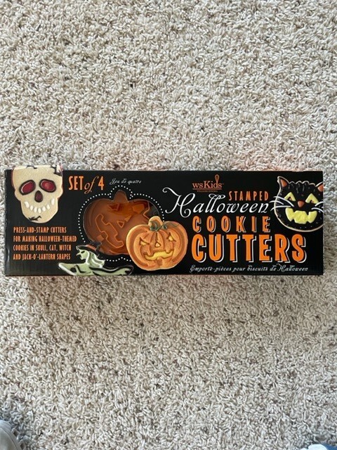 William Sonoma Halloween Kids Press Stamp Cookie Cutters Witch Cat Skull Pumpkin