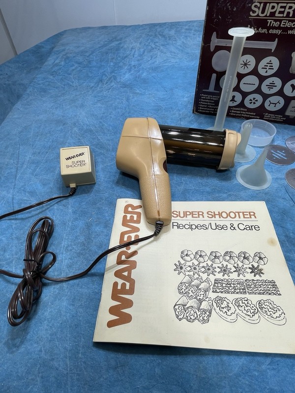 Vtg Wear-Ever 70123 Super Shooter Electric Foodgun Cookie Press Complete Tested gallery