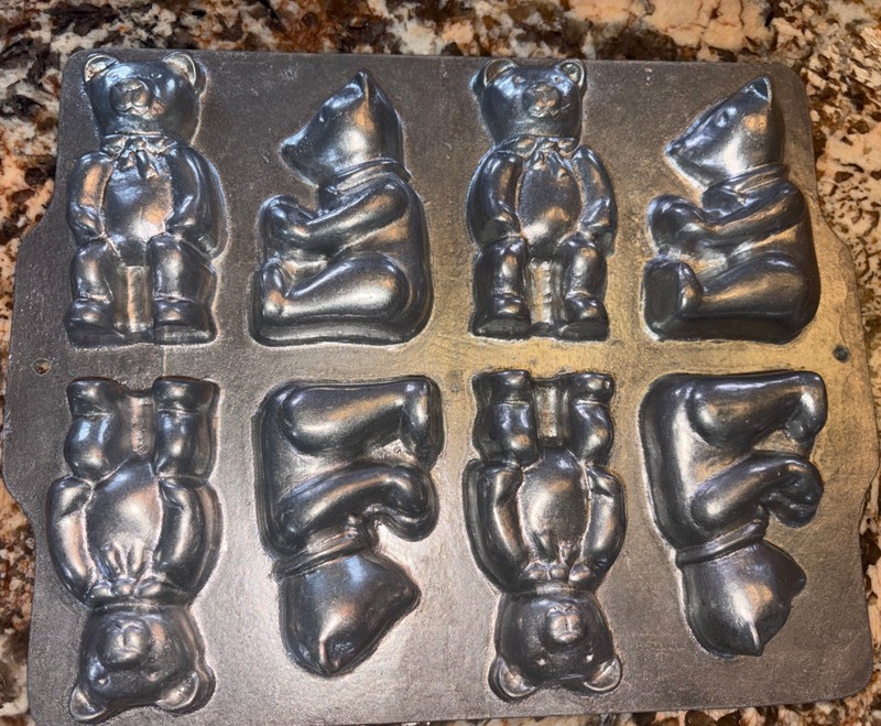 Vintage 3D TEDDY BEAR MOLD Cast Craft Columbia PA Aluminum 8 BEARS