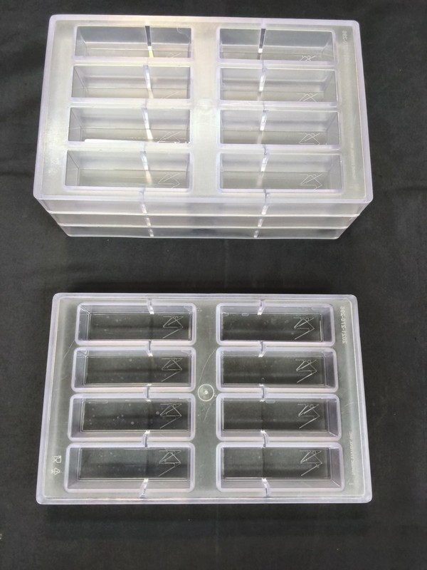 LOT OF 4 POLYCARBONATE CHOCOLATE MOLD CANDY BARS, 8 CAVITIES gallery