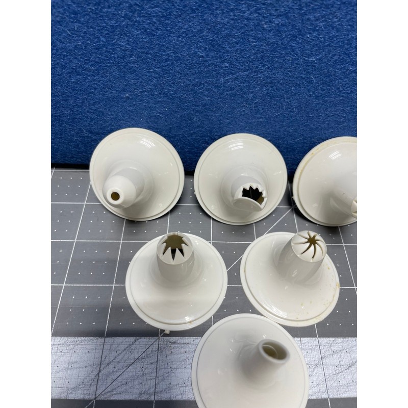Pampered Chef Easy Accent Decorator 1775 Tips Nozzles ONLY Replacement Parts gallery