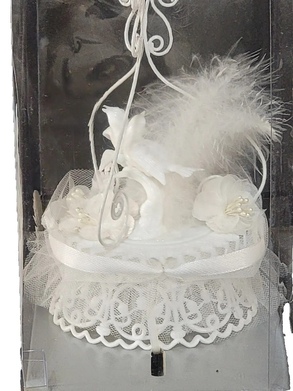 VTG NEW IN BOX WILTON HAPPINESS WHITE CAKE TOPPER DOVES TULLE FLOWERS FEATHERS gallery
