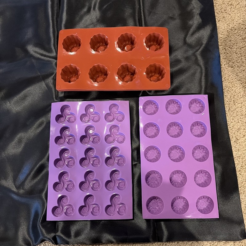 candy mold silicone lot. 9 Pieces. Flower And Swirl Shape