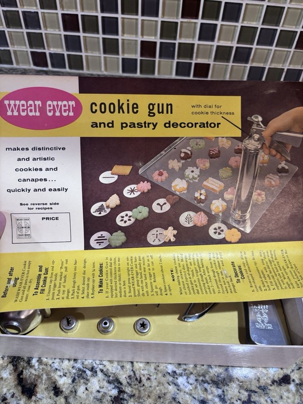 1950's Wear-ever Cookie Gun And Pastry Decorator Vintage EUC gallery