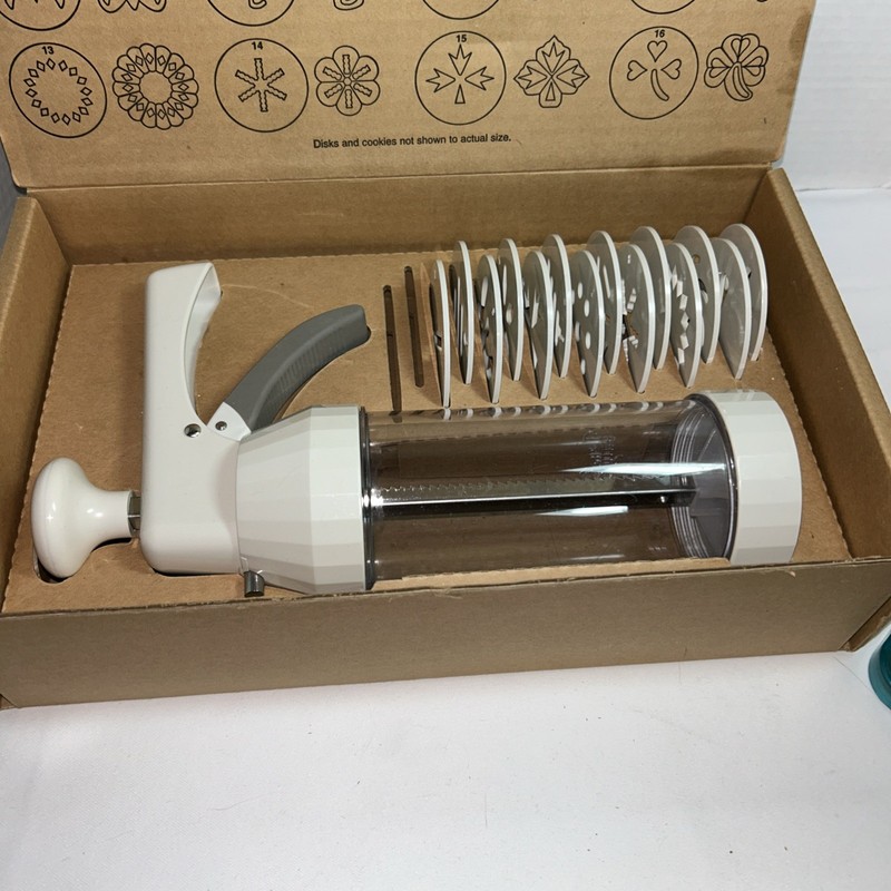 Pampered Chef 1525 Cookie Press Missing Disk 10 & 11 gallery