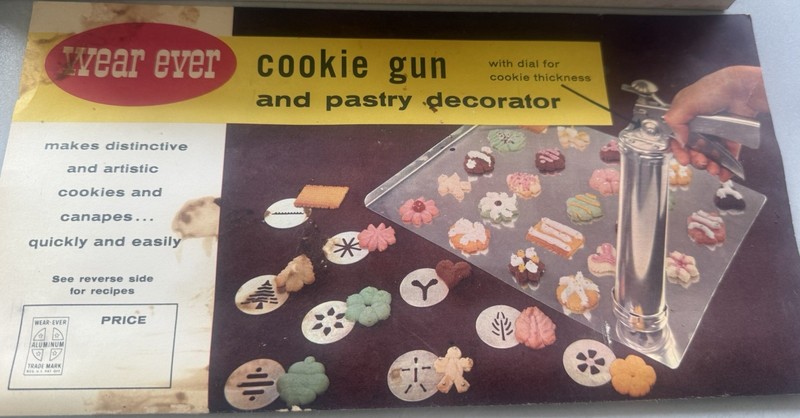 Vintage Wear-Ever Cookie Gun Pastry Decorator 3365with Original Box Complete Set gallery