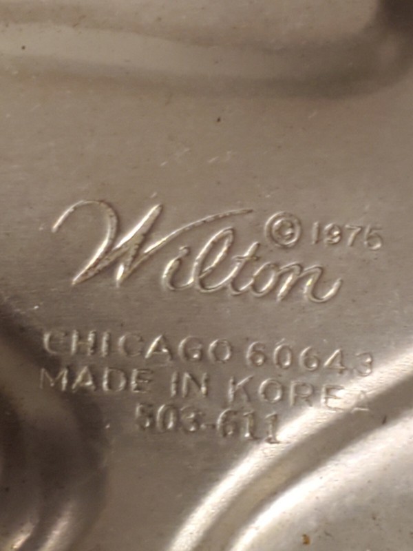 Vintage Wilton HAPPY BIRTHDAY Cake Pan Form Aluminum 1975 503-611 Perfect 2 pce gallery