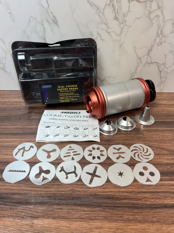 16 Piece MIRRO Metal Cookie Pastry Press Set M-0358-22 CIB Manual & Recipes EUC