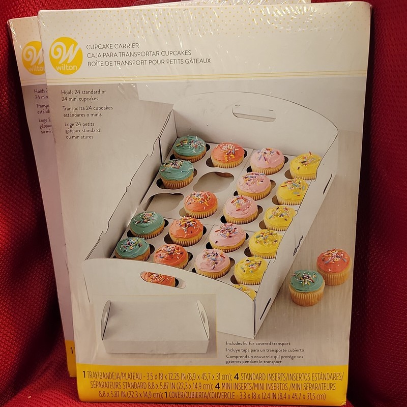 Lot CAKE CUPCAKE DECORATING 8 TIPS 20 BAGS Tray Carriers WILTON Baking Icing NOS gallery