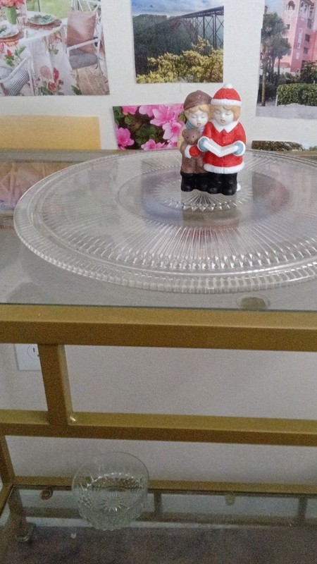 Clear Glass Round Cake Stand with Santa Claus Christmas Theme, Glossy Finish