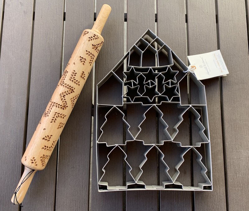 Hearth and Hand Magnolia 2019 Giant Multi-Cookie Cutter Sheet Rolling Pin Bundle