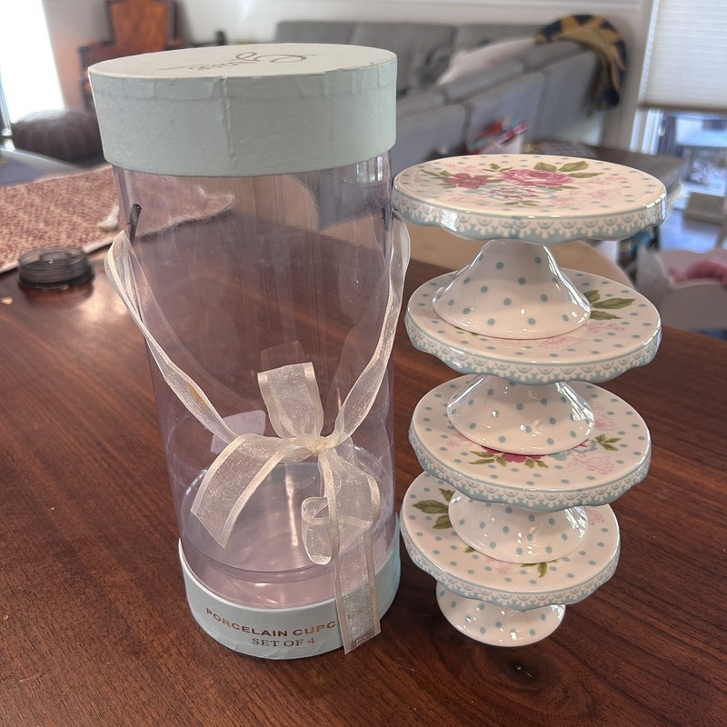 Grace Teaware Individual Cupcake Stands. Set of 4. Excellent Condition