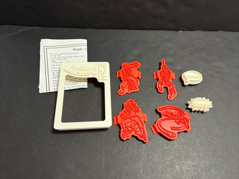 Marvel Comics SPIDER-MAN Comic Book Cookie Cutter Set Williams Sonoma
