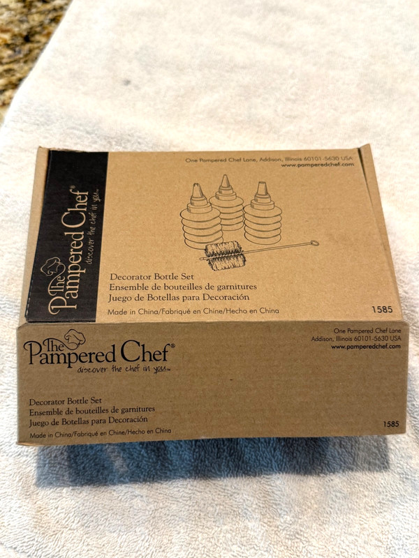 Pampered Chef Easy Accent Decorator Bottle Set #1585 Cookie Cake With Box GUC gallery