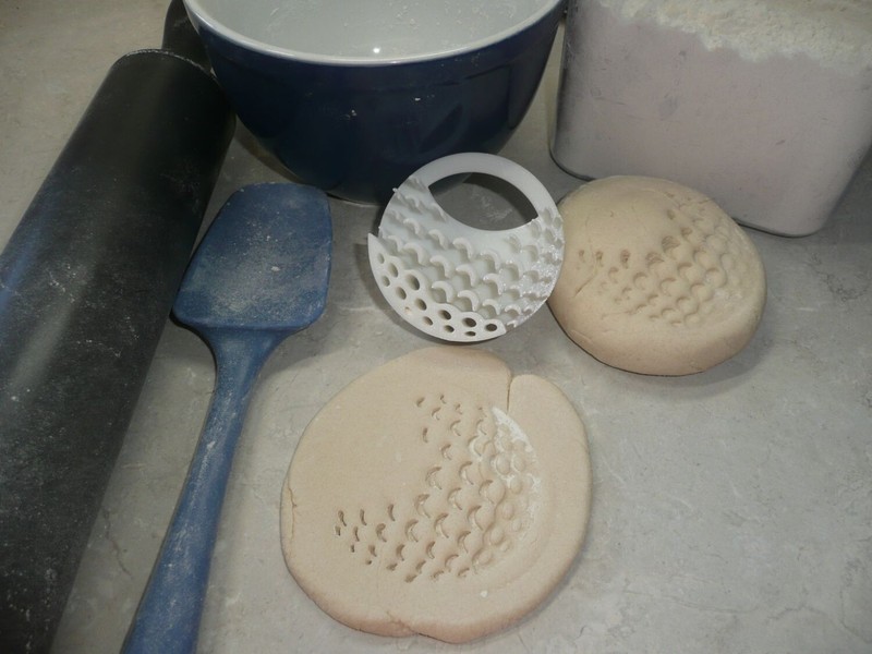 GOLF BALL SET OF 2 SIZES CONCHA COOKIE CUTTERS MEXICAN SWEET BREAD STAMPS PR1771 gallery