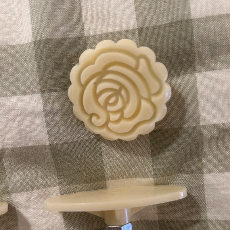 Mid-Autumn Festival Hand-Pressure Moon Cake Mold With 9 Pcs Mode Pattern gallery