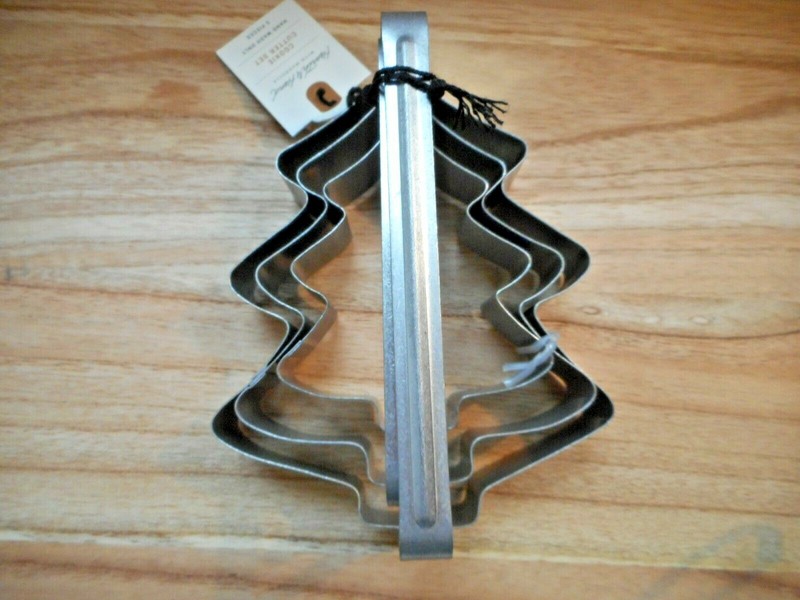 HEARTH & AND HAND WITH MAGNOLIA 3 PIECE CHRISTMAS TREE COOKIE CUTTERS SET NEW