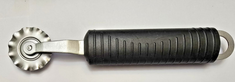 ROWOCO ITALY DOUGH CUTTER 8" LONG-QUALITY BUILT-THICK HANDLE gallery
