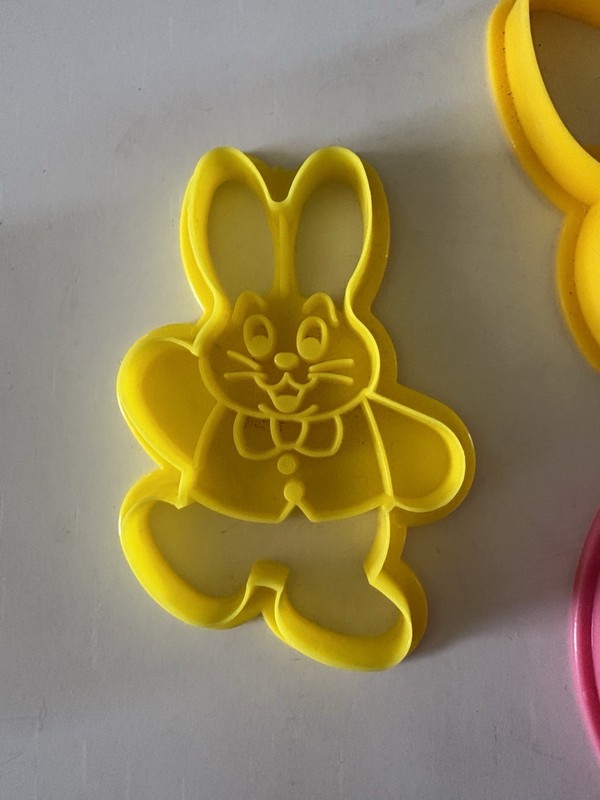 Lot Of 4 - Wilton Easter Plastic Cookie Cutters - Bunny, Butterfly, 2 Eggs gallery