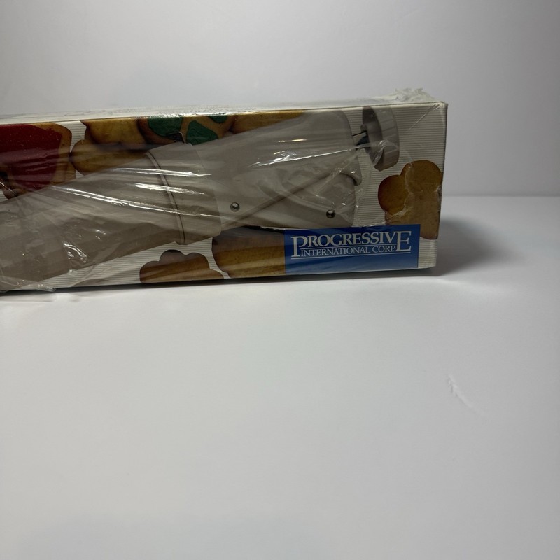Progressive International Cookie Press Set 23 Pc White Plastic Metal GCP-31 gallery