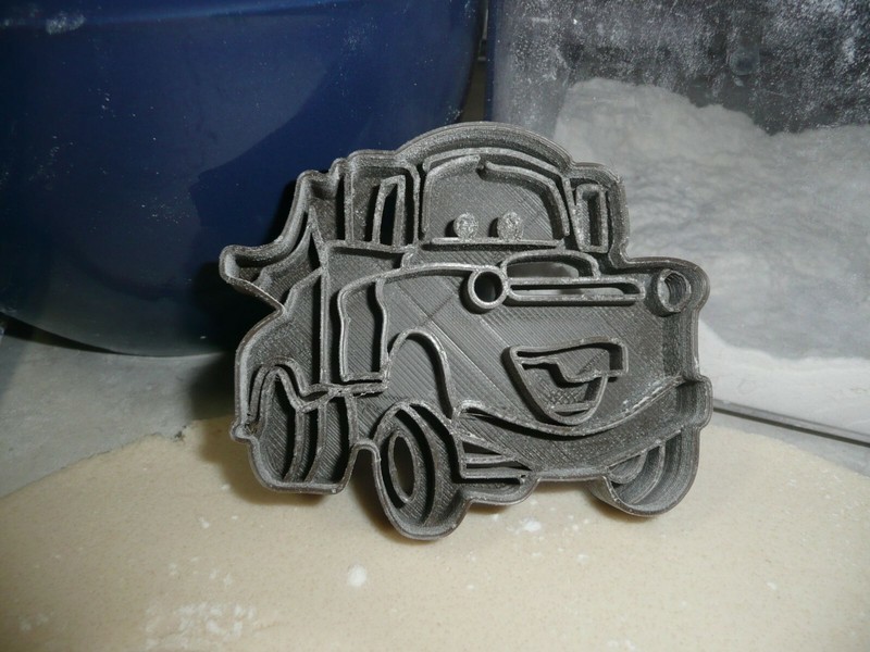 TOW MATER TRUCK LIGHTNING MCQUEEN CARS CARTOON COOKIE CUTTER USA PR3375 gallery